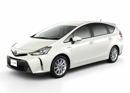 Коврики на Toyota Prius Alpha 2011 - 2021 в Химках
