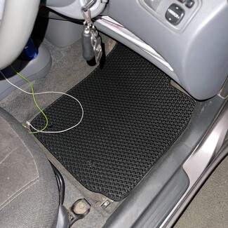 Коврики на Toyota Vitz I 1998 - 2005 в Химках Коврики на Toyota Vitz I 1998 - 2005 в Химках