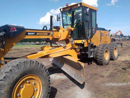 Коврики на Спецтехника Автогрейдер SANY STG230C 8 AWD  в Химках
