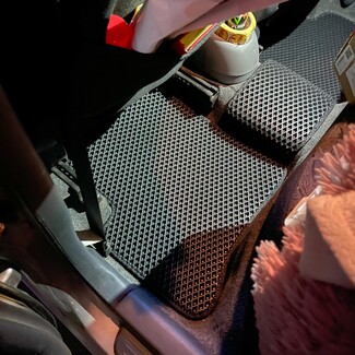 Коврики на Toyota Vitz I 1998 - 2005 в Химках Коврики на Toyota Vitz I 1998 - 2005 в Химках