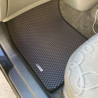 Коврики на Toyota Vitz I 1998 - 2005 в Химках Коврики на Toyota Vitz I 1998 - 2005 в Химках